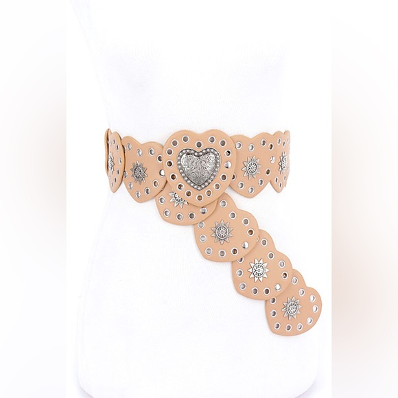 Vegan Leather Heart Western Concho Statement Belt - Picture 4 of 7
